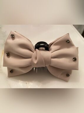 Neutral Bow Hair Clip with Black Clasp - Women Accessories